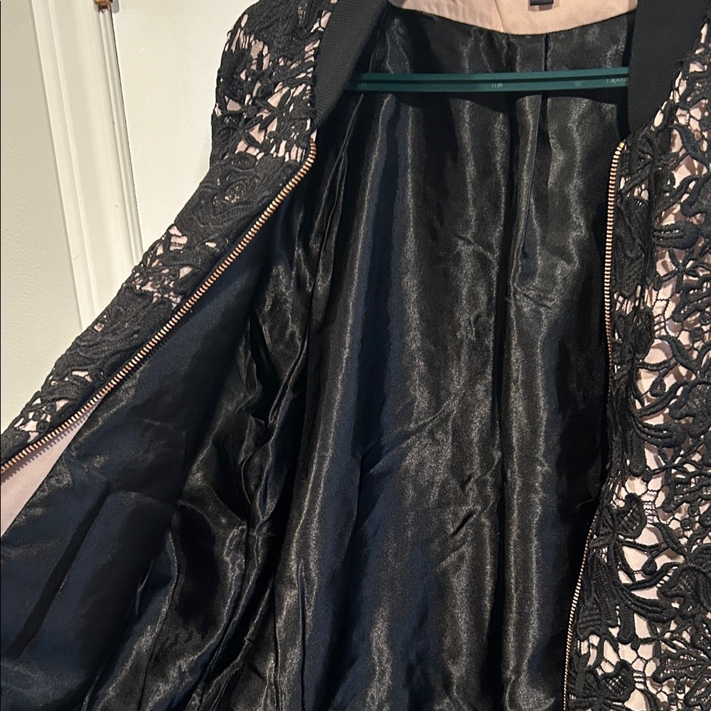 Stella & Dot Black Lace Bomber Jacket with Blush Underlay - Picture 3 of 6